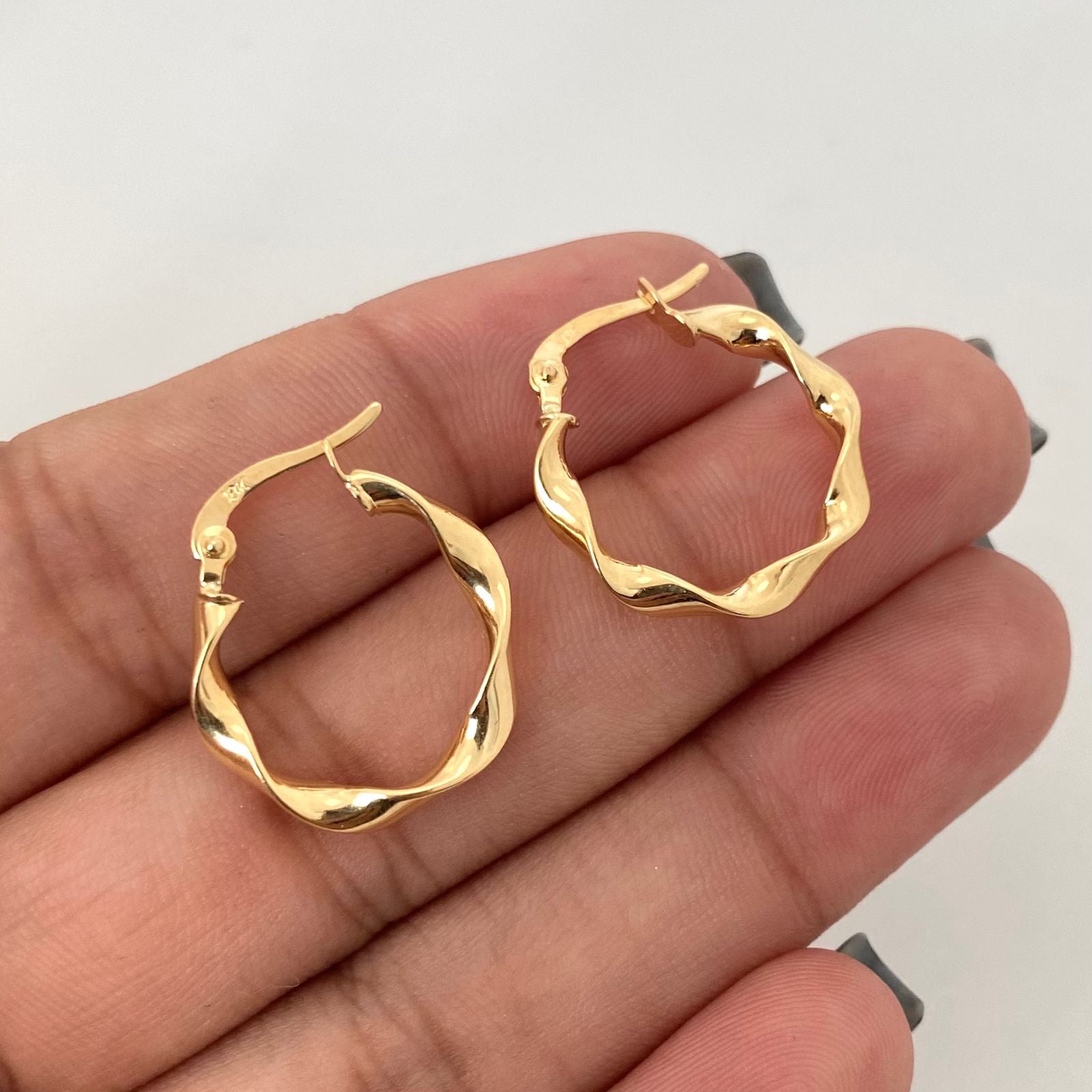 Candonga entorchada ondas Oro amarillo 18k 1,4 Gr / 2,1 Cm