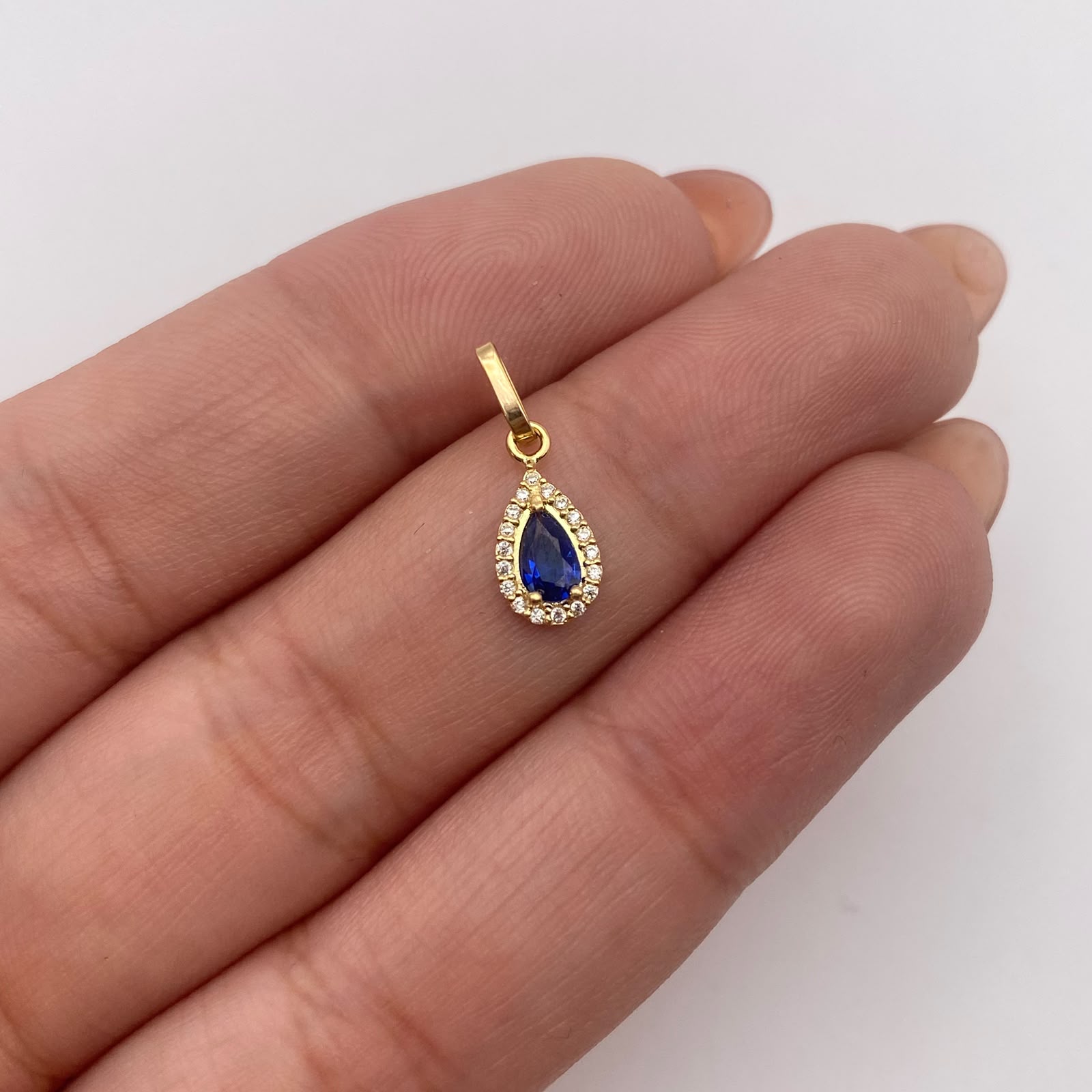 Dije Gota circon azul rey y blancos Oro amarillo 18k 0,4 Gr / 5,5 mm / 1,5 Cm