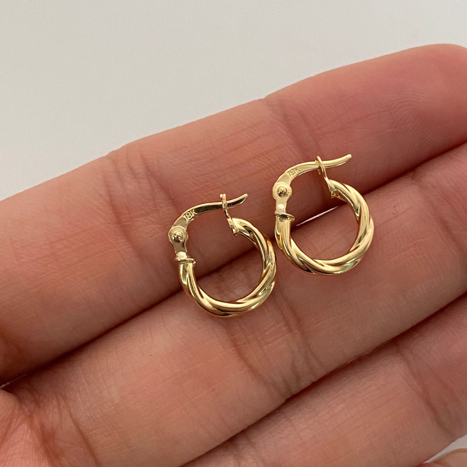 Candonga mini entorchada  Oro amarillo 18k 0,9 Gr / 1,2 Cm