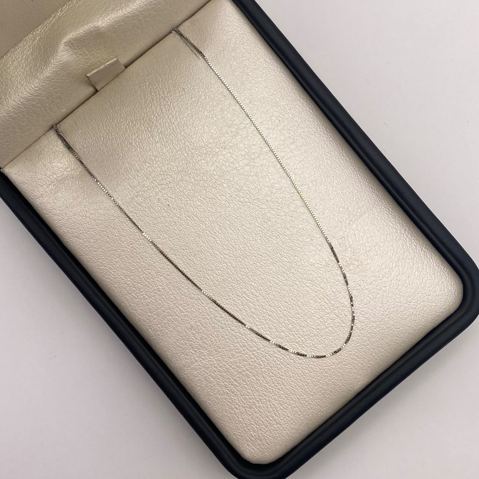 Cadena It veneciana Oro blanco 18k +1 / 0,96 Gr / 0,6 mm / 45 Cm