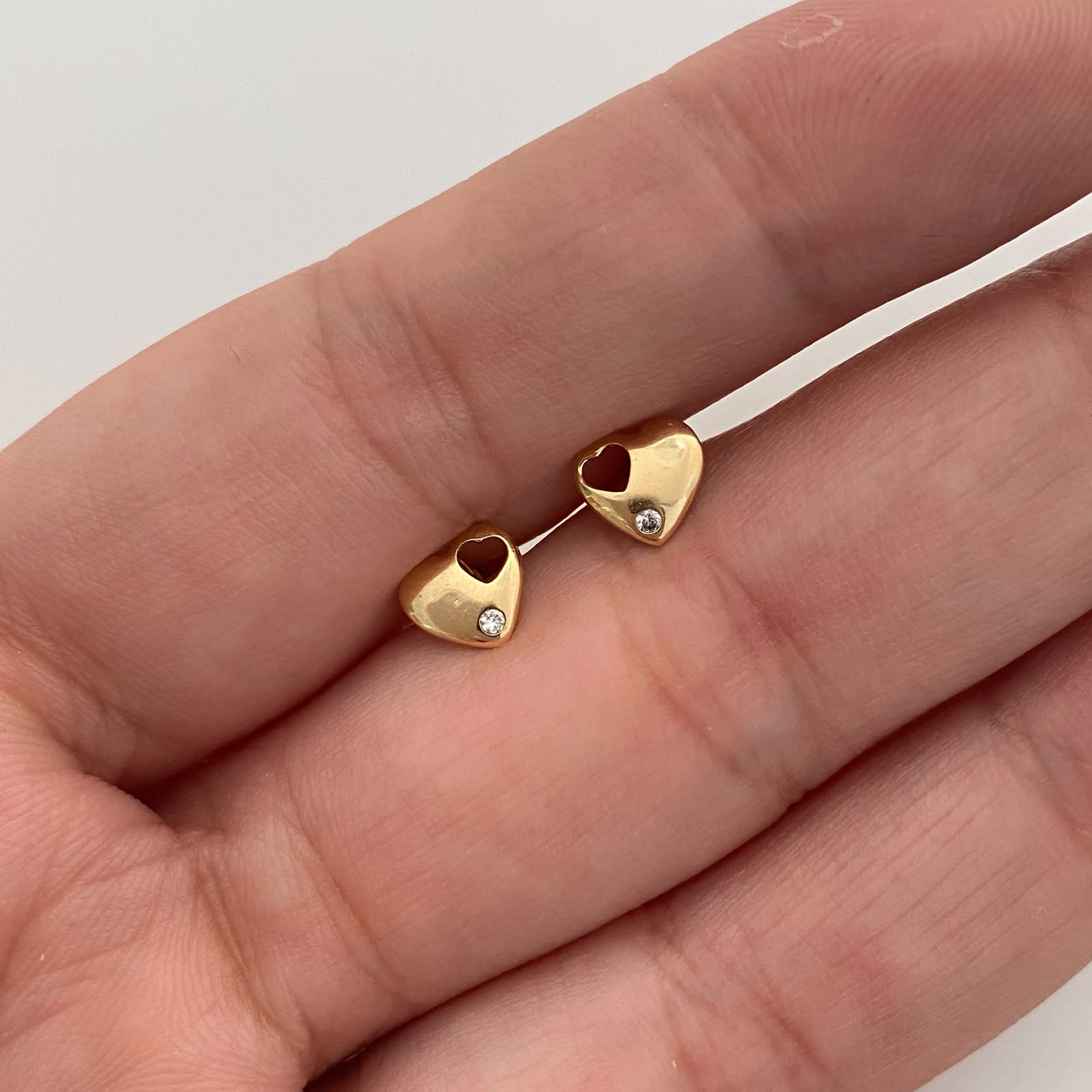Topos Corazon Circon Oro amarillo 18k 0,85 Gr / 6,5 mm