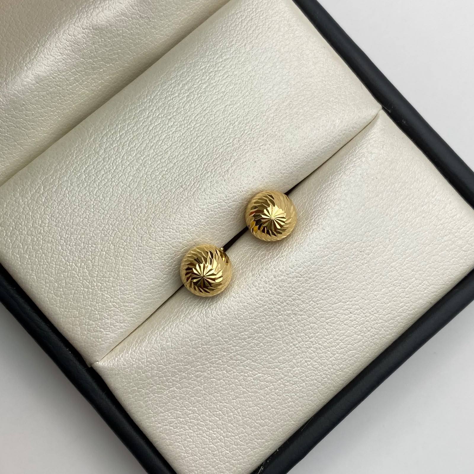 Topos bola diamantada 8mm Oro amarillo 18k 1,10 Gr