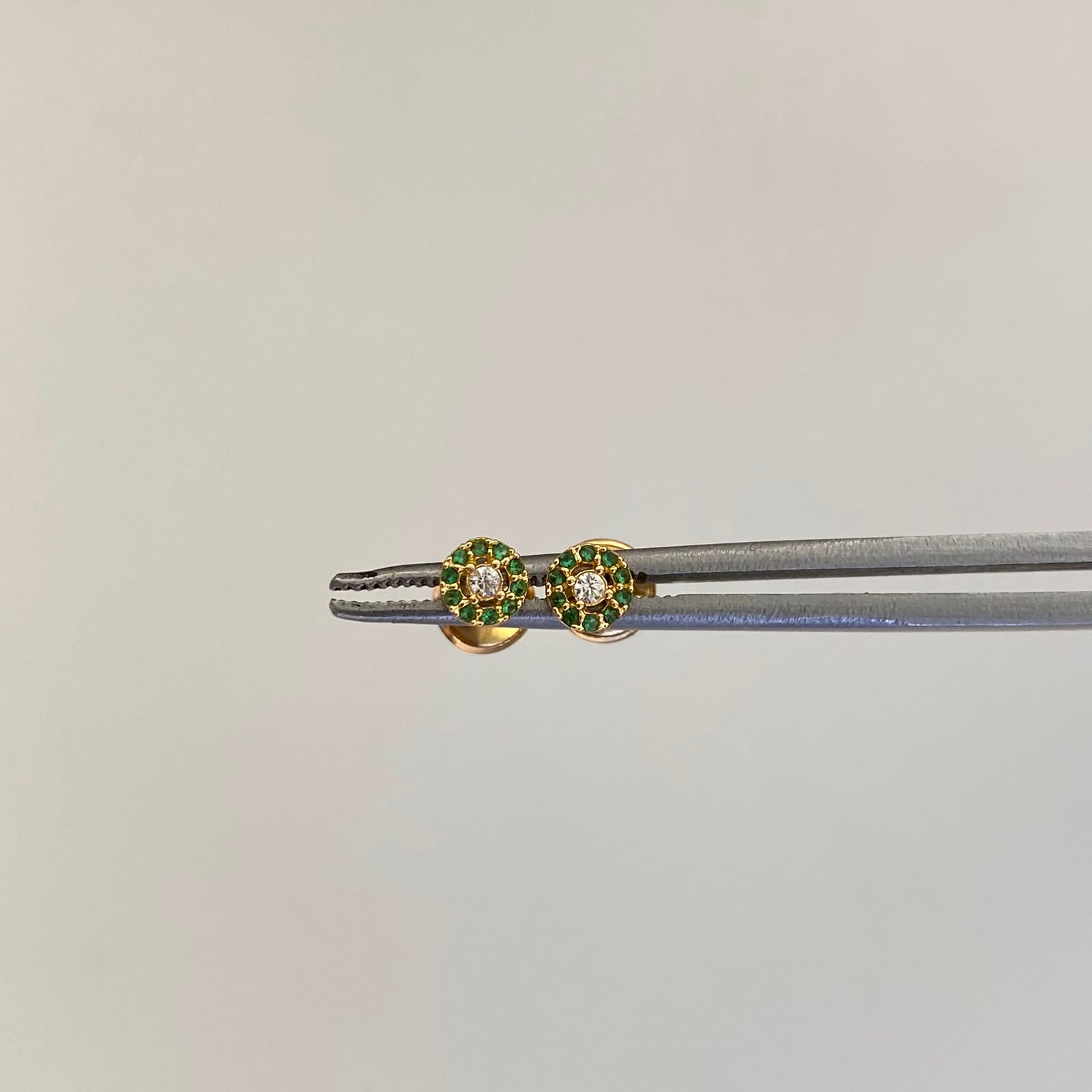 Topos Circulo  Borde verde Oro amarillo 18k 0,55 Gr / 4,4 mm