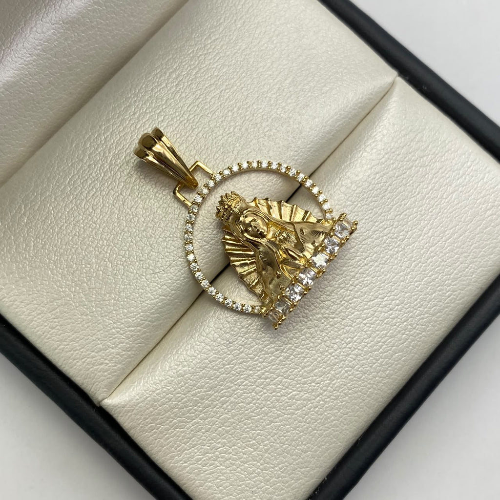 Dije Virgen circones blancos Oro amarillo 18k 7,2 Gr / 20,5 mm / 2,9 Cm