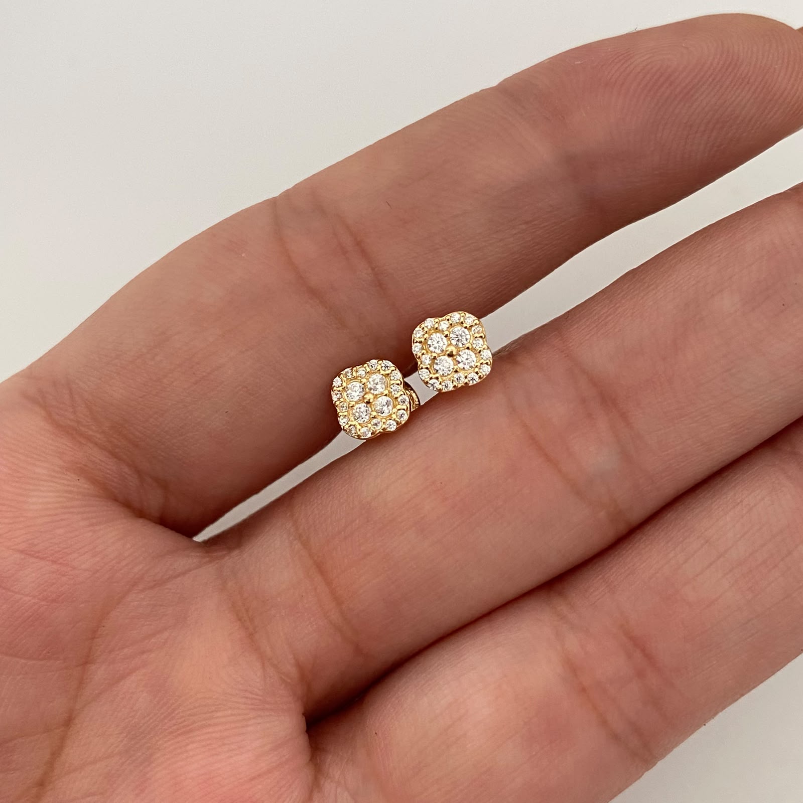 Topos Trebol Casting Blanco Oro amarillo 18k 0,9 Gr / 5,6 mm