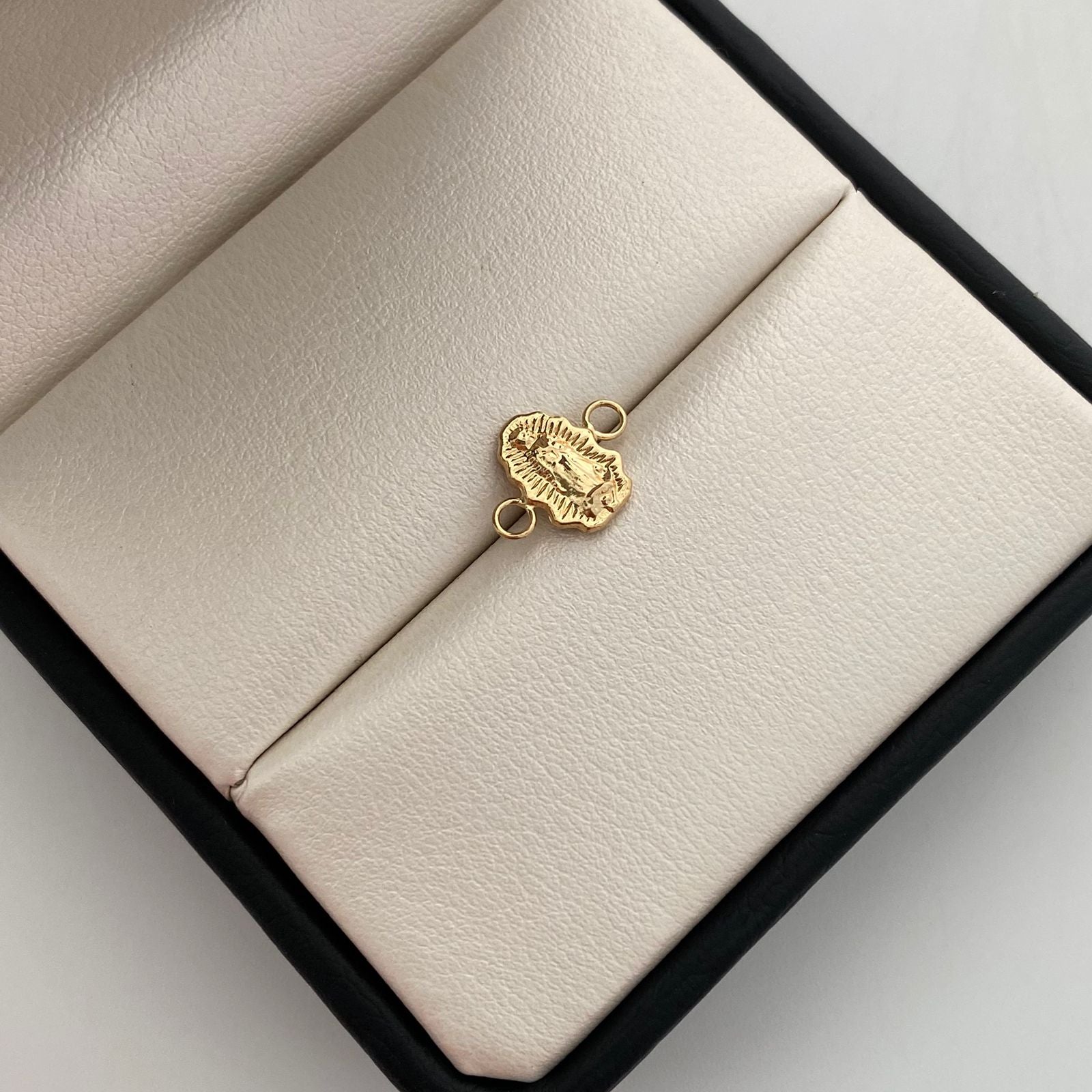 Herraje Guadalupe Silueta Oro amarillo 18k 0,4 Gr / 1 Cm
