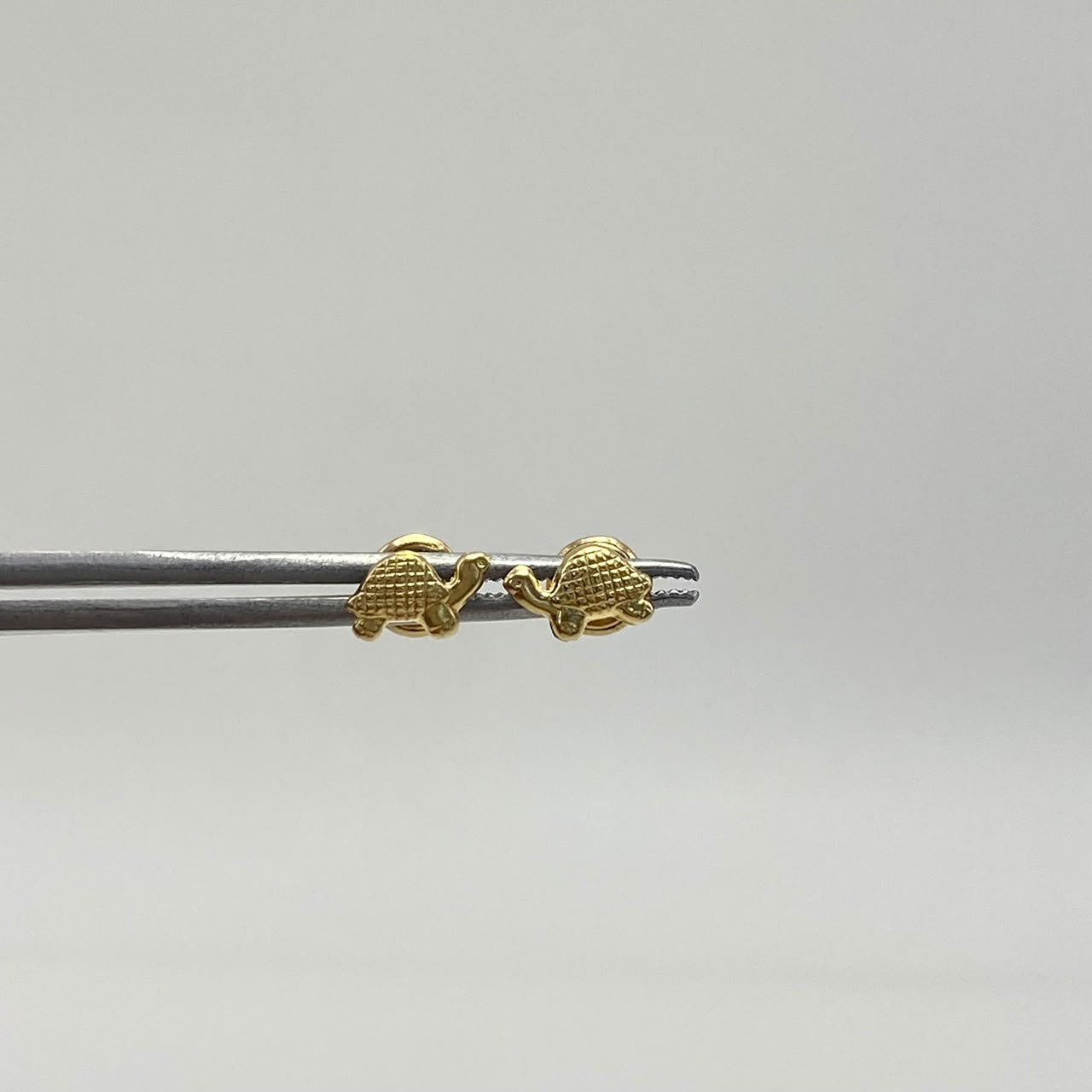 Topos tortuga Oro amarillo 18k 0,5 Gr / 7,7 mm